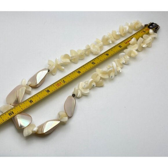 Vintage Faux  Mother of Pearl Beaded Necklace Chunky Surf Beach Island Luau - Picture 3 of 6